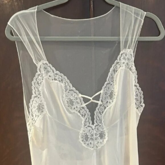 Vintage Barbizon Elegant Cream sheer Lace Trim Nightgown & Robe Sz Lg modest - Picture 3 of 5